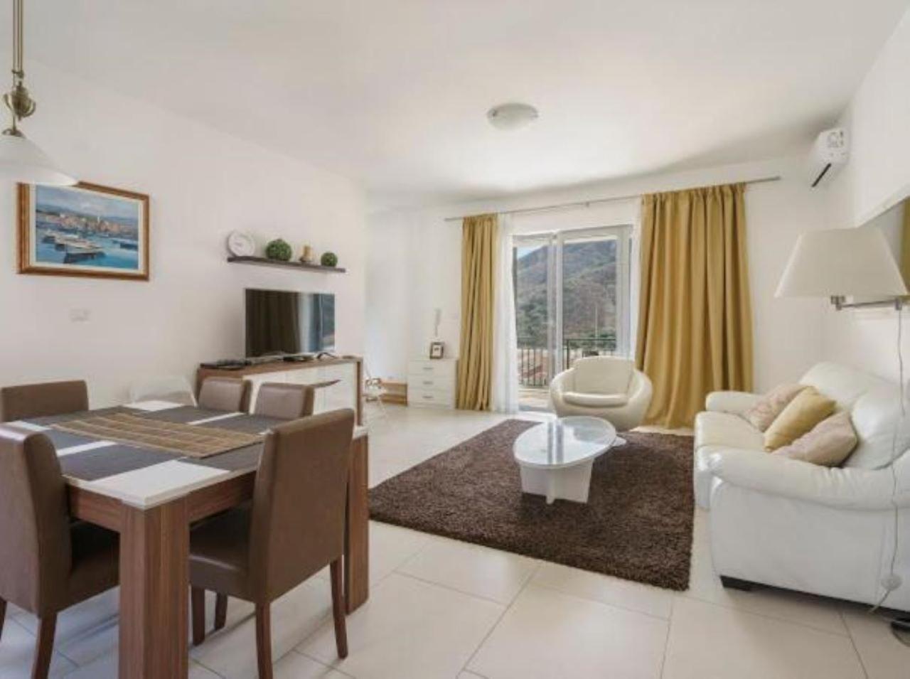 Lavender Bay Apartment C21 Дони-Моринь Экстерьер фото